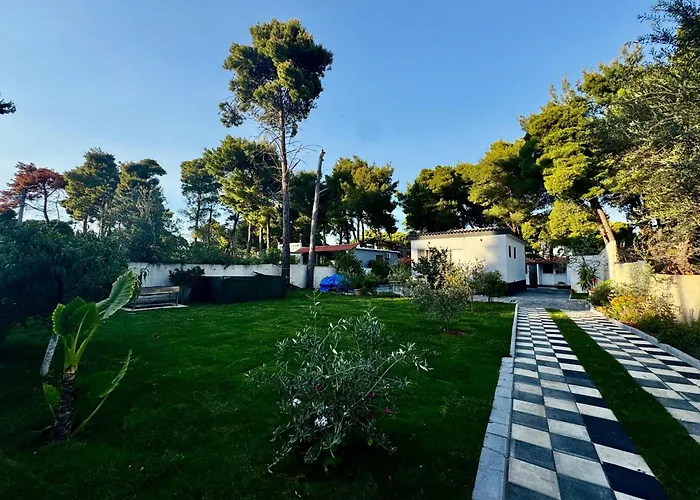 Dhoma Plazhi Agimi 公寓 *